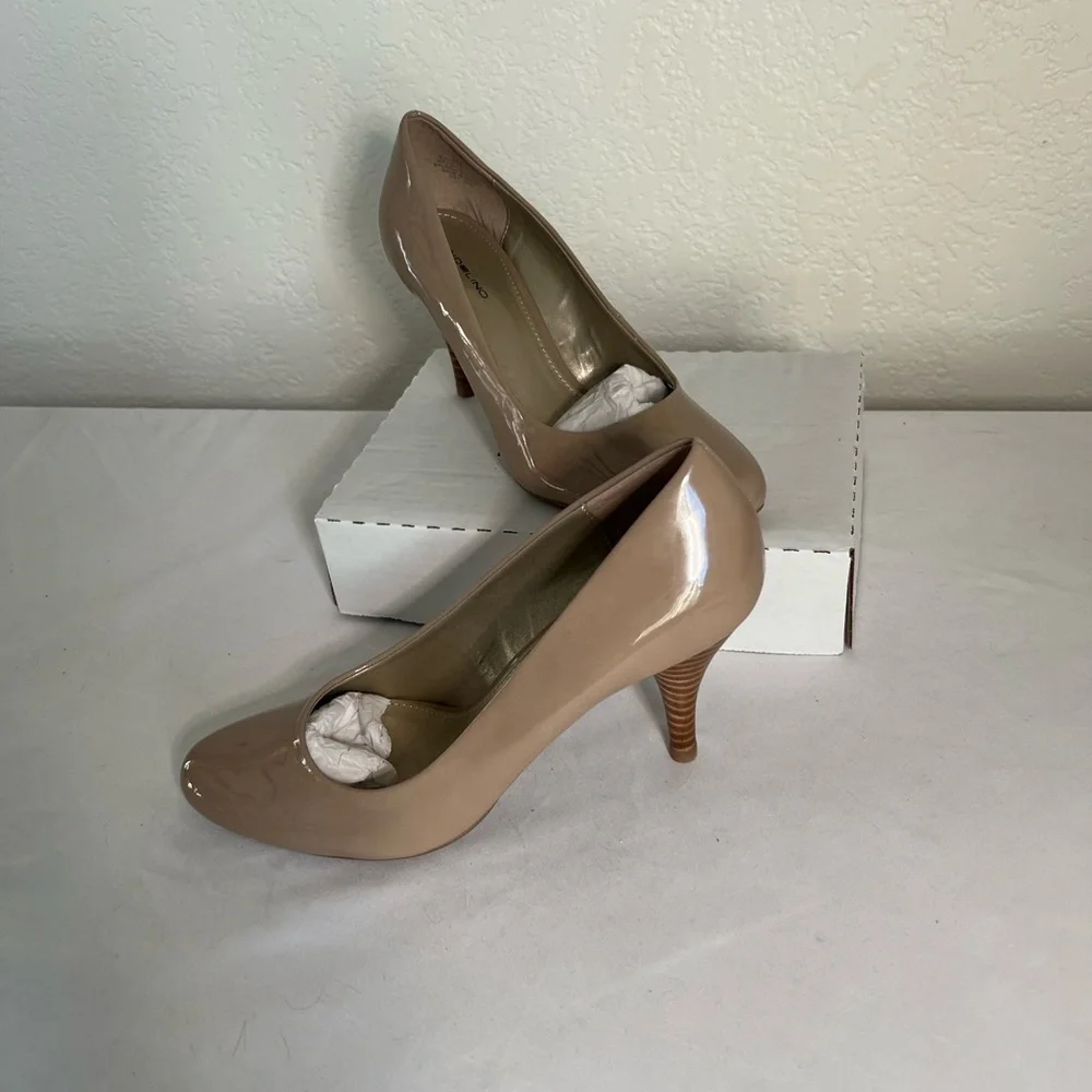 Bandolino Women's Pointy Toe 3.5” Stiletto Heel Pump Size 9 Beige‎ Bd courteous